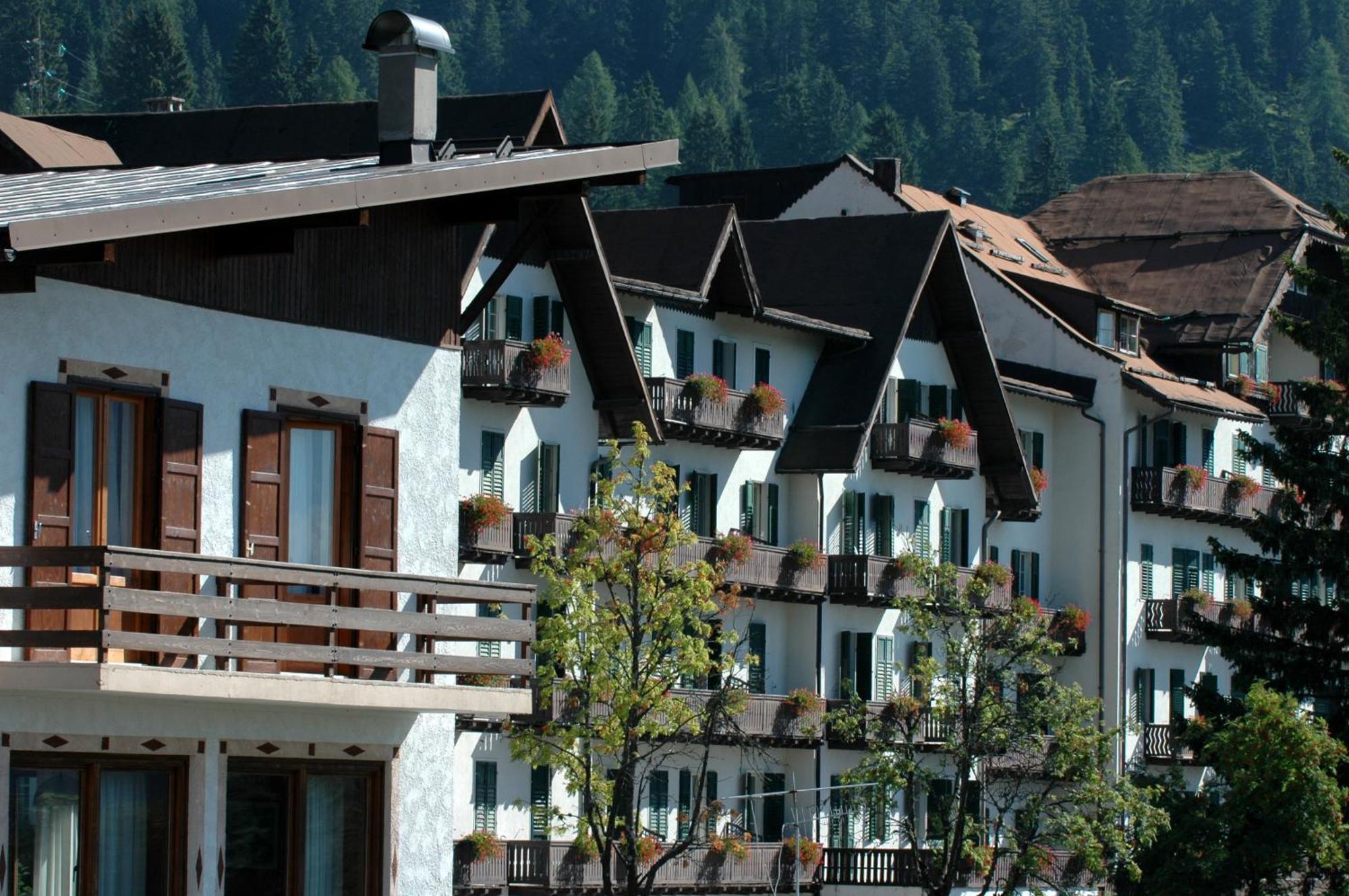 Th San Martino - Majestic Dolomiti Hotel San Martino Di Castrozza Exterior foto